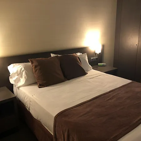 Отель Sleep&fly Эль-Прат-де-Льобрегат